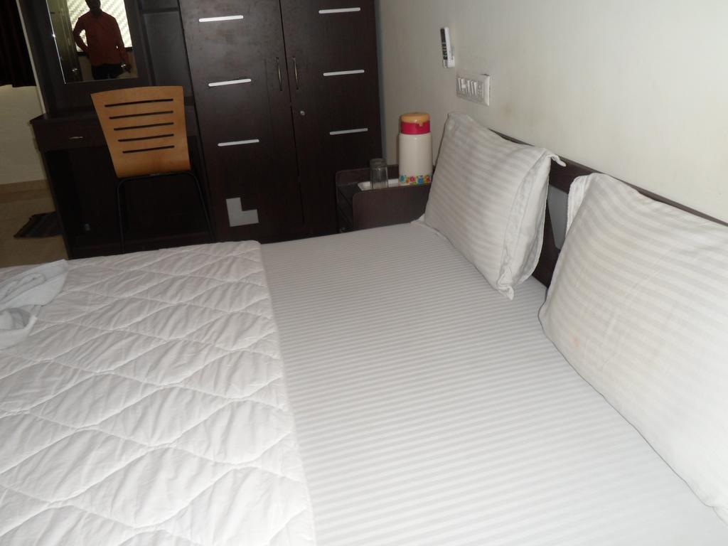Hotel Rajdeep Inn Ahmedabad Luaran gambar